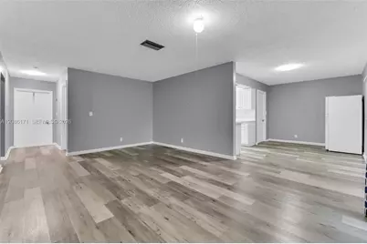 608 SW 76th Ter, North Lauderdale, FL 33068 - Photo 34