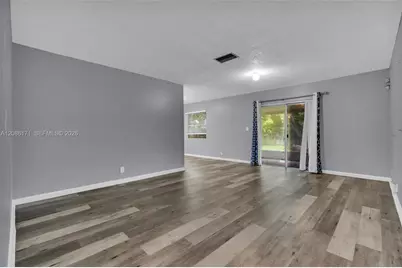608 SW 76th Ter, North Lauderdale, FL 33068 - Photo 32
