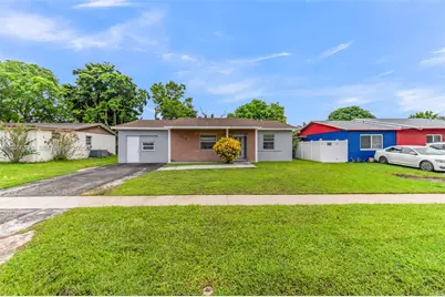 608 SW 76th Ter, North Lauderdale, FL 33068 - Photo 4