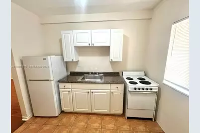 564 NE 66th St #3, Miami, FL 33138 - Photo 2