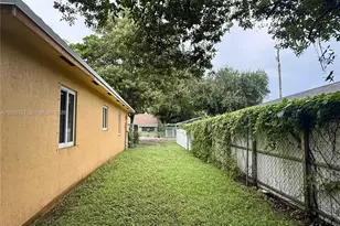 7929 NW 10th Ct, Miami, FL 33150 - Photo 20