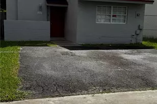 885 SE 13th Rd, Homestead, FL 33035 - Photo 2