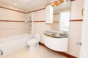 110 Washington Ave, Miami Beach, FL 33139 - Photo 12