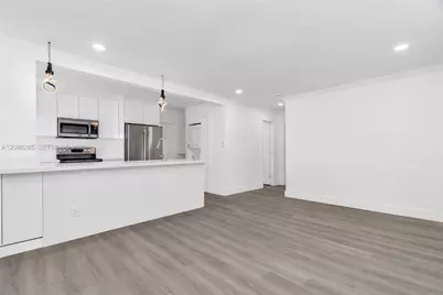 2828 NW 7th St #n/a, Fort Lauderdale, FL 33311 - Photo 4