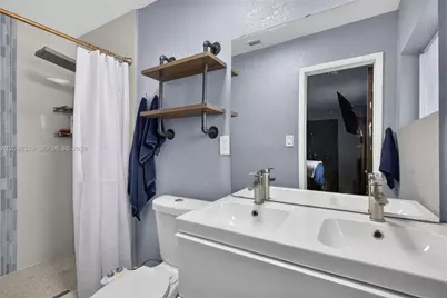 5317 NE 5th Ave, Oakland Park, FL 33334 - Photo 18