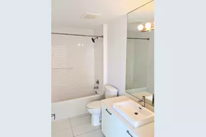 151 SE 1st #1007, Miami, FL 33131 - Photo 10