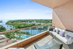 60 Edgewater Dr, Coral Gables, FL 33133 - Photo 1