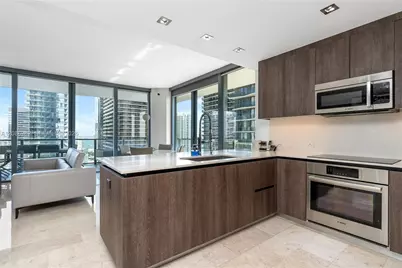 88 SW 7th St #2401, Miami, FL 33130 - Photo 16