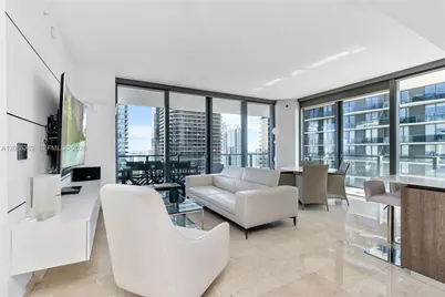 88 SW 7th St #2401, Miami, FL 33130 - Photo 12
