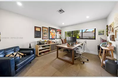 419 Alamanda Dr, Hallandale Beach, FL 33009 - Photo 24