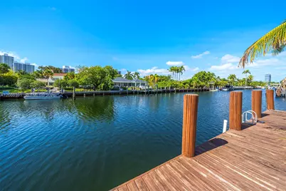 419 Alamanda Dr, Hallandale Beach, FL 33009 - Photo 30