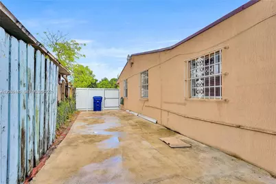 9460 NW 35th Ct, Miami, FL 33147 - Photo 8