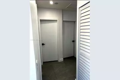 5431 W 8th Ct, Hialeah, FL 33012 - Photo 12