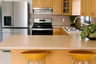 270 NW 40th Ct, Miami, FL 33126 - Photo 4