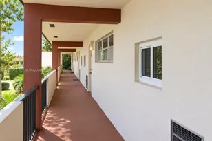 400 S Hollybrook Dr, Pembroke Pines, FL 33025 - Photo 6