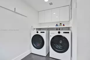 2723 NE 164th St, North Miami Beach, FL 33160 - Photo 6
