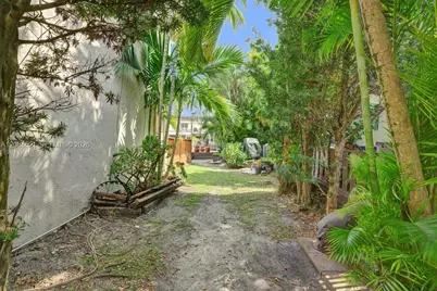 2723 NE 164th St #77, North Miami Beach, FL 33160 - Photo 28