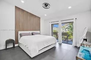 2723 NE 164th St, North Miami Beach, FL 33160 - Photo 18