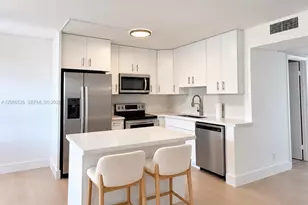 13475 SW 9th St, Pembroke Pines, FL 33027 - Photo 2