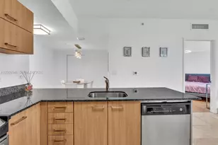 350 S Miami Ave, Miami, FL 33130 - Photo 10