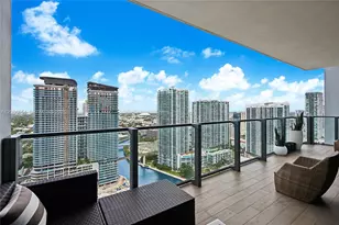 68 SE 6th St, Miami, FL 33131 - Photo 22