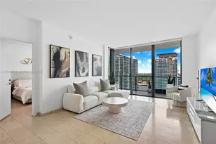68 SE 6th St, Miami, FL 33131 - Photo 14