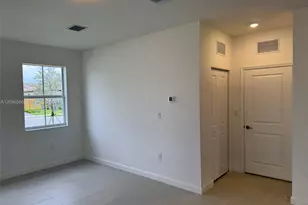 2404 SE 29th Dr, Homestead, FL 33035 - Photo 14