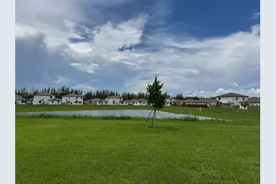 2404 SE 29th Dr, Homestead, FL 33035 - Photo 8