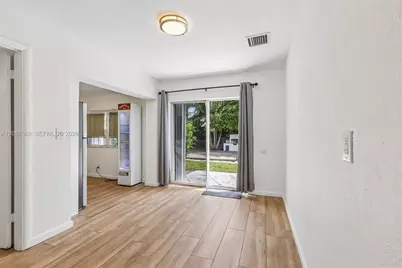 5364 NE 2nd Ave, Oakland Park, FL 33334 - Photo 14