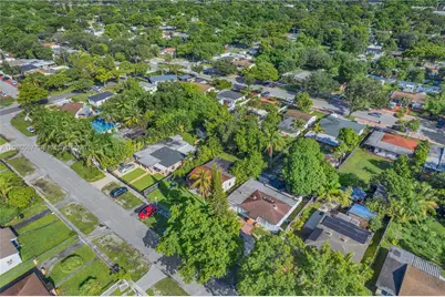 855 NW 130th St, North Miami, FL 33168 - Photo 40