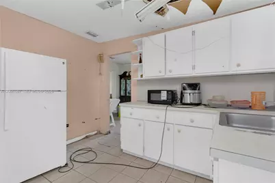 855 NW 130th St, North Miami, FL 33168 - Photo 12
