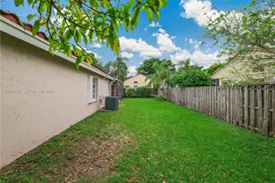 1290 Seagrape Cir, Weston, FL 33326 - Photo 42