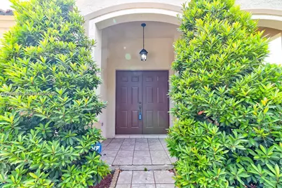 21222 SW 88th Pl, Cutler Bay, FL 33189 - Photo 4