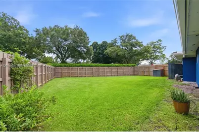 341 SW 54th Ave, Plantation, FL 33317 - Photo 32