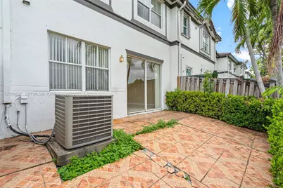 11401 NW 76th Ter, Doral, FL 33178 - Photo 50