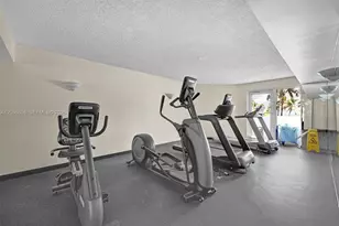6767 Collins Ave, Miami Beach, FL 33141 - Photo 20
