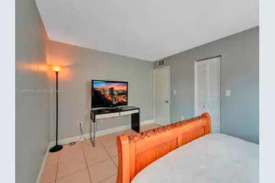 1658 Bay Rd #303, Miami Beach, FL 33139 - Photo 26