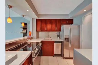 1658 Bay Rd #303, Miami Beach, FL 33139 - Photo 6