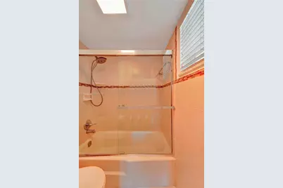 1658 Bay Rd #303, Miami Beach, FL 33139 - Photo 30
