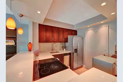 1658 Bay Rd #303, Miami Beach, FL 33139 - Photo 8
