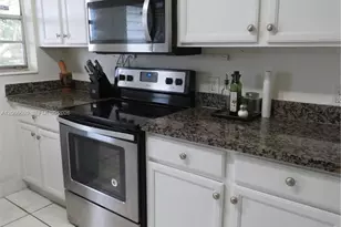 11840 NE 19th Dr, North Miami, FL 33181 - Photo 6