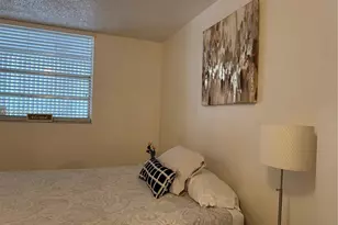5033 NW 7th St, Miami, FL 33126 - Photo 10