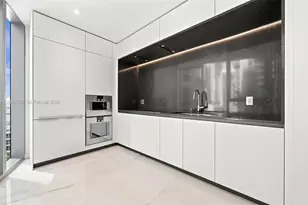 300 Biscayne Blvd Way, Miami, FL 33131 - Photo 8