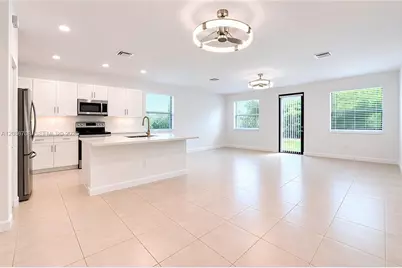 3448 W 110th Ter #3448, Hialeah, FL 33018 - Photo 12