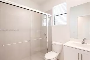 3448 W 110th Terrace, Hialeah, FL 33018 - Photo 18