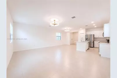 3448 W 110th Ter #3448, Hialeah, FL 33018 - Photo 14