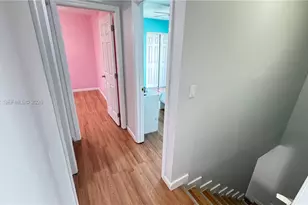 11249 SW 33rd Cir Pl, Miami, FL 33165 - Photo 10