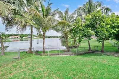 7111 Bamboo St, Miami Lakes, FL 33014 - Photo 28