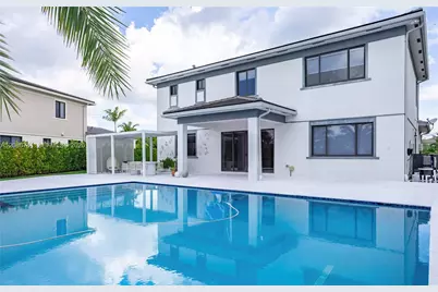 10910 Moore Dr, Parkland, FL 33076 - Photo 2
