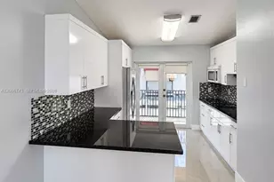 7727 W 29th Ln, Hialeah, FL 33018 - Photo 8